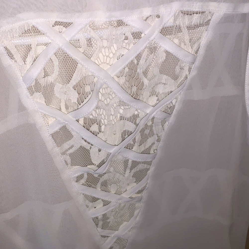 Rue21 Sleeveless Sheer Button Down Top - Picture 3 of 5